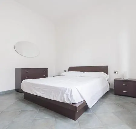 The Breeze Way Apartment *