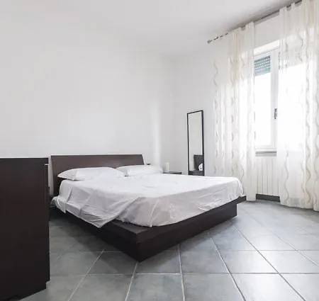 The Breeze Way Apartment *