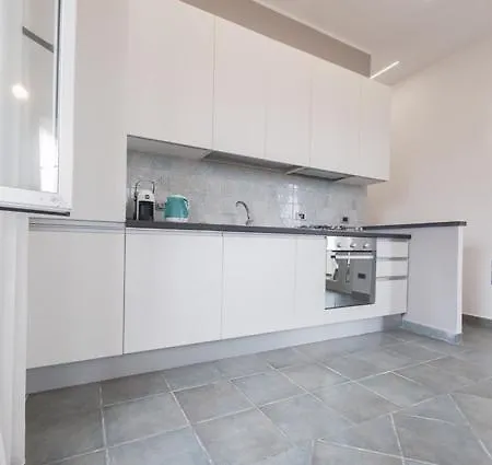 The Breeze Way Apartment